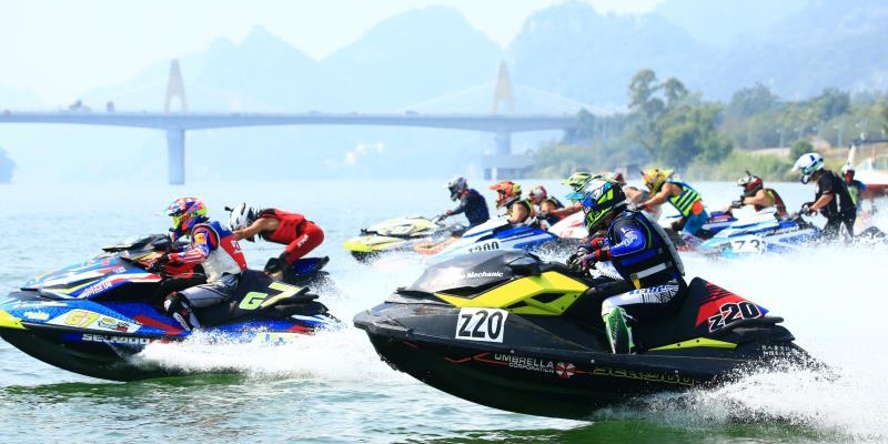 华体会体育平台-国际水上摩托赛，掀起水上激情浪潮