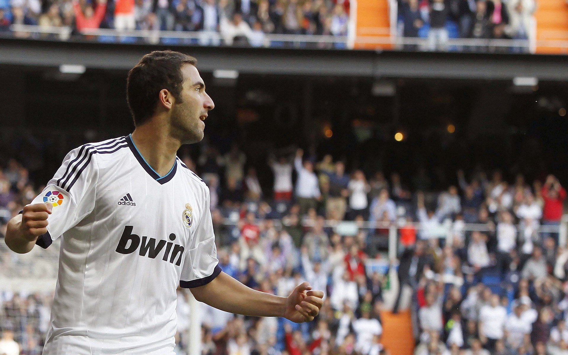 华体会体育网址-拜仁锋线新星持续发光，成为欧洲最具潜力的年轻球员，拜仁横扫欧洲