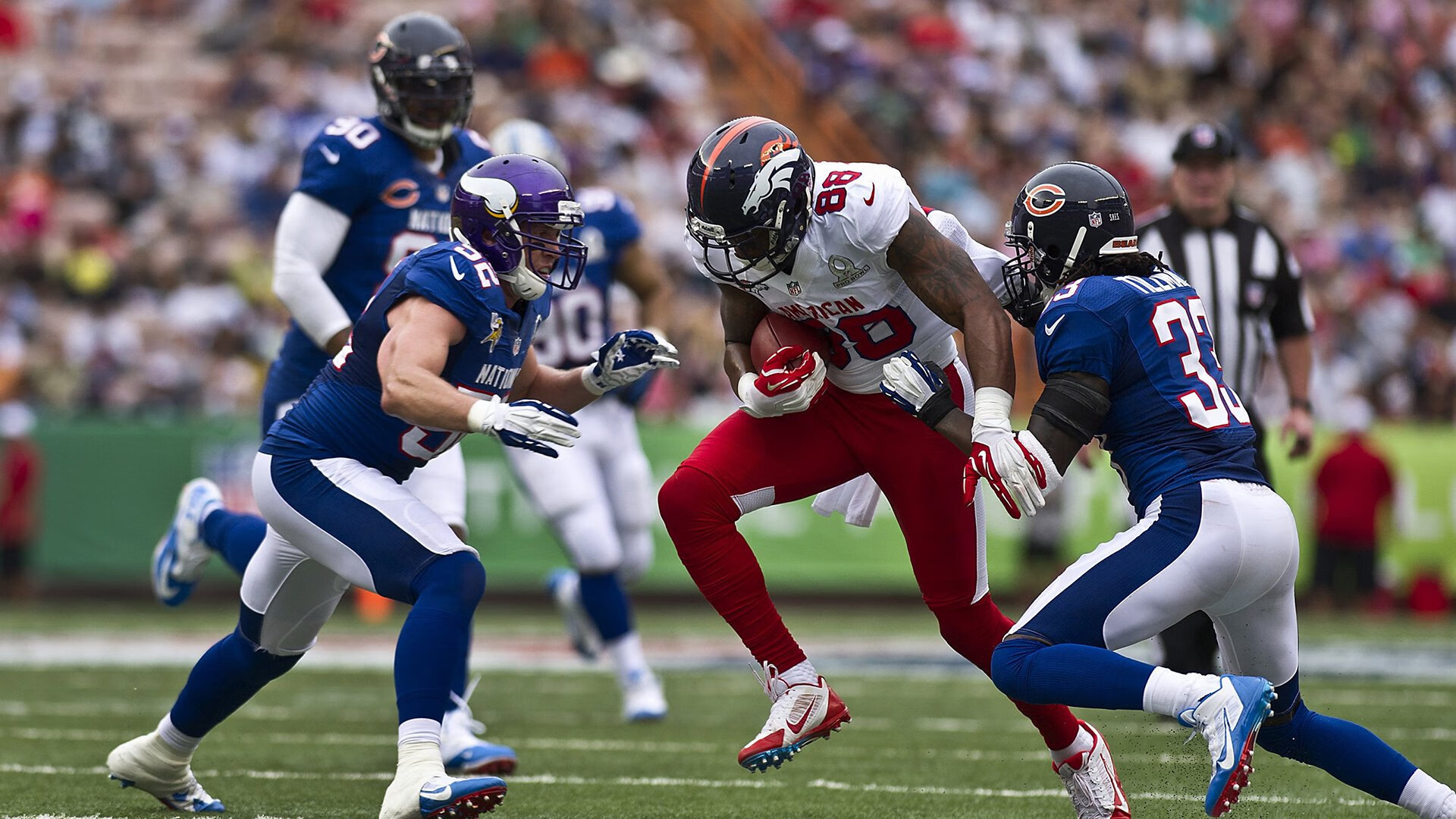 越来越多的校园足球比赛进入高校校园生活，校园足球现状